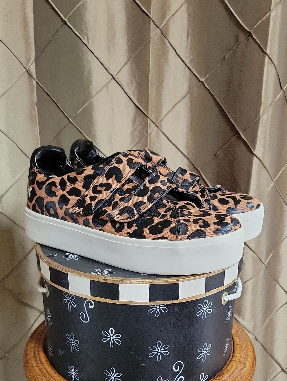 EUC- Goats ‘The 305’ Leopard Print Coated Canvas Sneaker